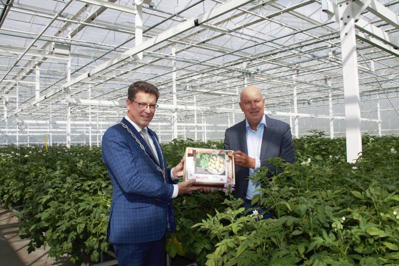 Overhandiging Koningsaardappel 2022 Kleiner