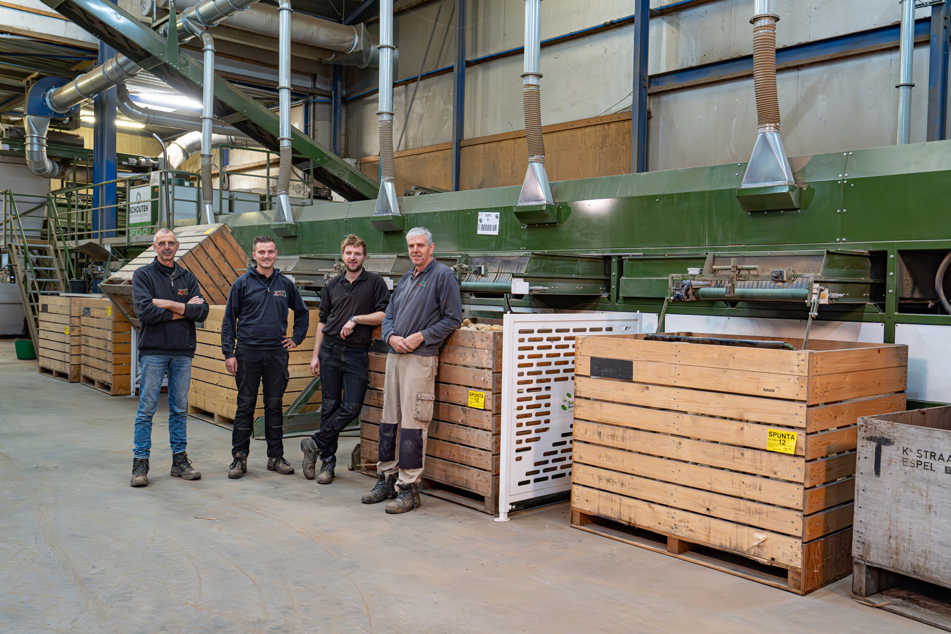 Kampagro team in potato storage