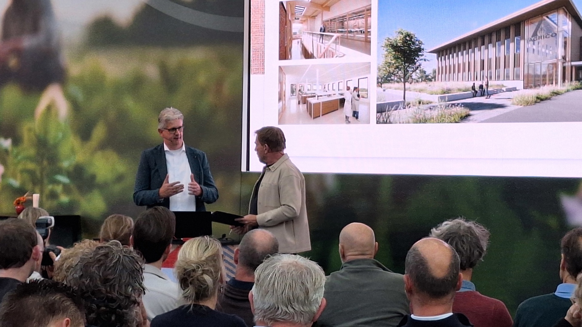 Mark Zuidhof at organic growers meeting